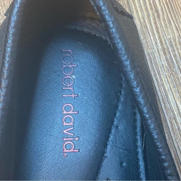 ROBERT DAVID Black Leather Loafers with Metal Accent - Picture 4 of 6